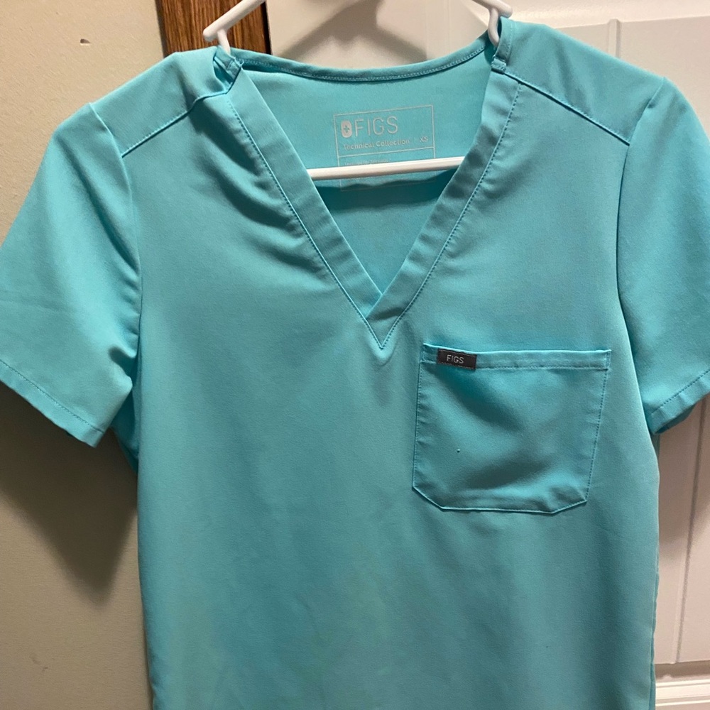 Figs scrubs